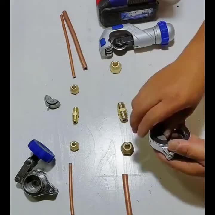 أنبوب نحاسي